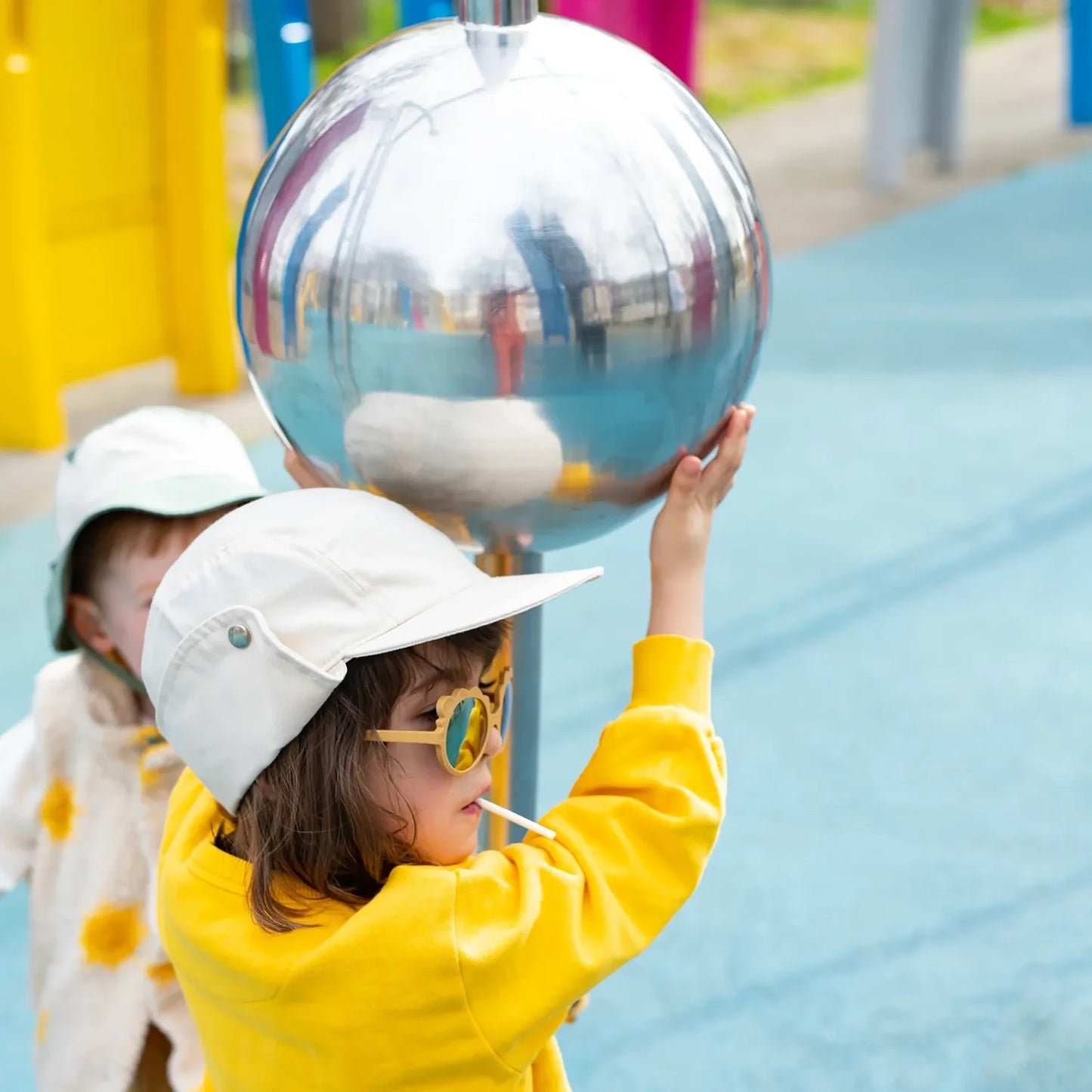 enfant portant camper cap natural