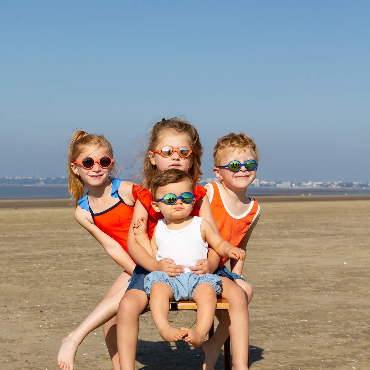 Soleil rozz portée par enfants à la plage