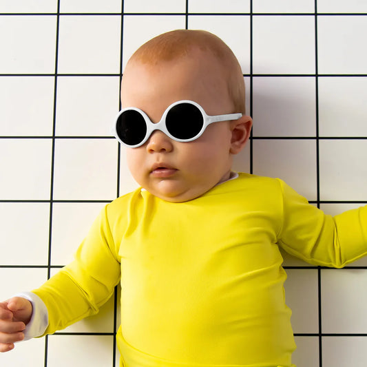 bébé avec lunette soleil diabola blanc