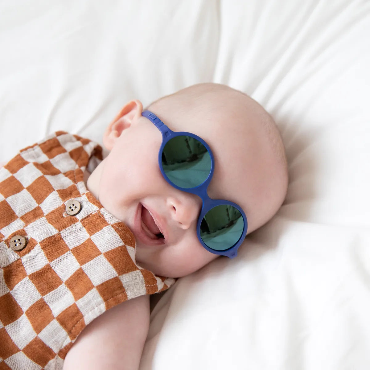 lunettes de soleil bébé diabola bleu éléctrique