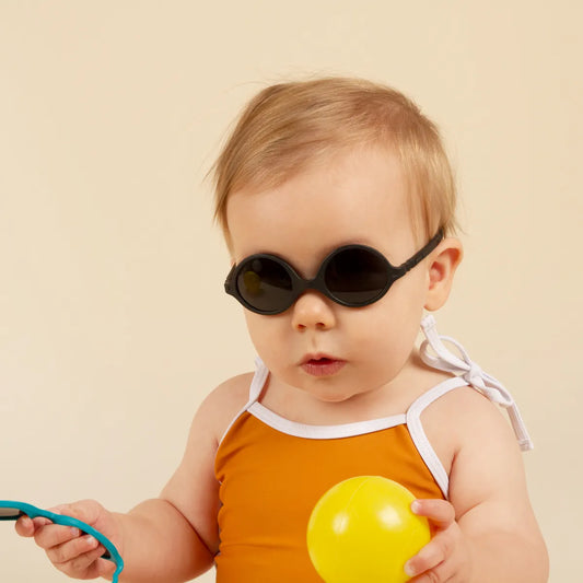 enfant portant lunette solaire diabola noir