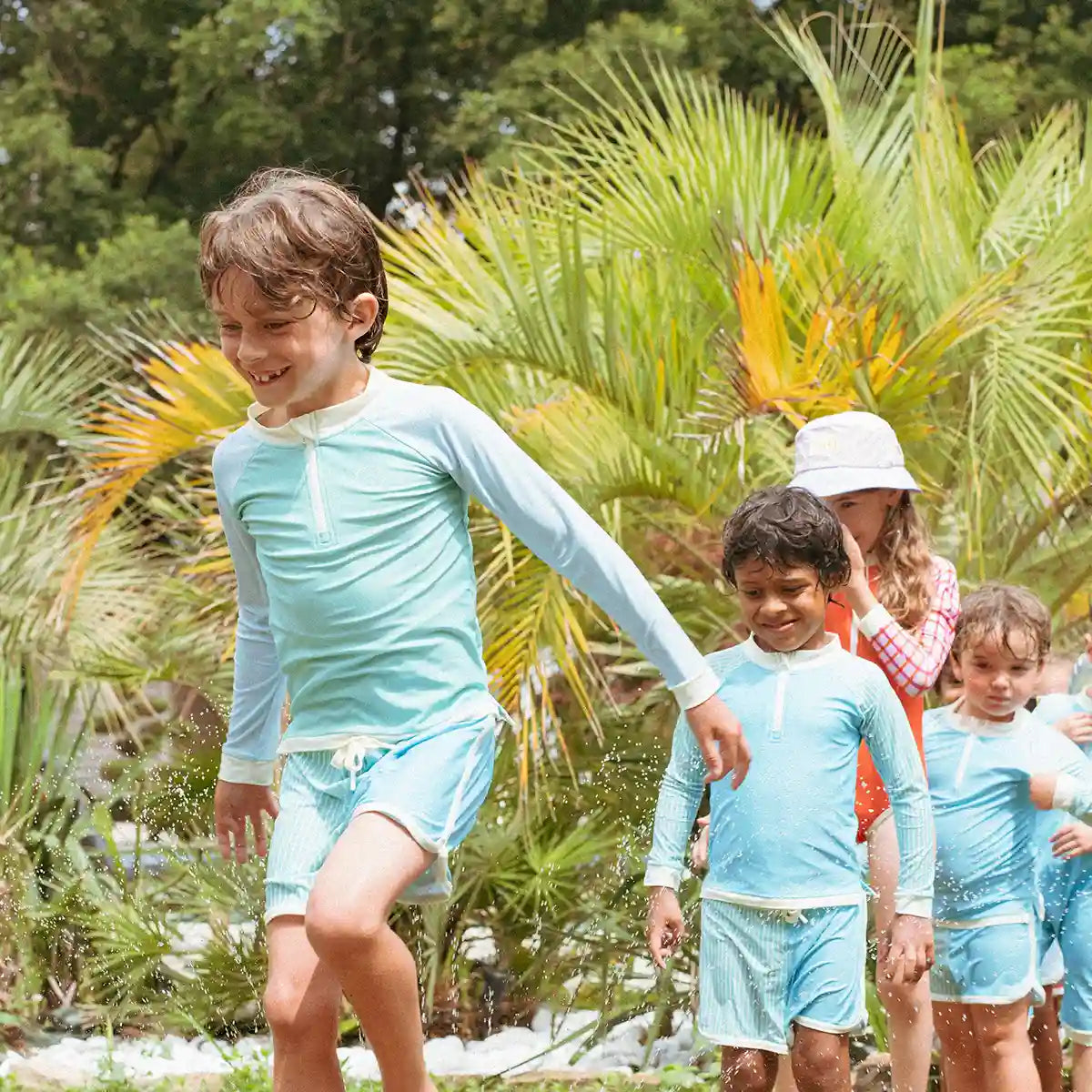 tshirt anti uv enfant bleu vert