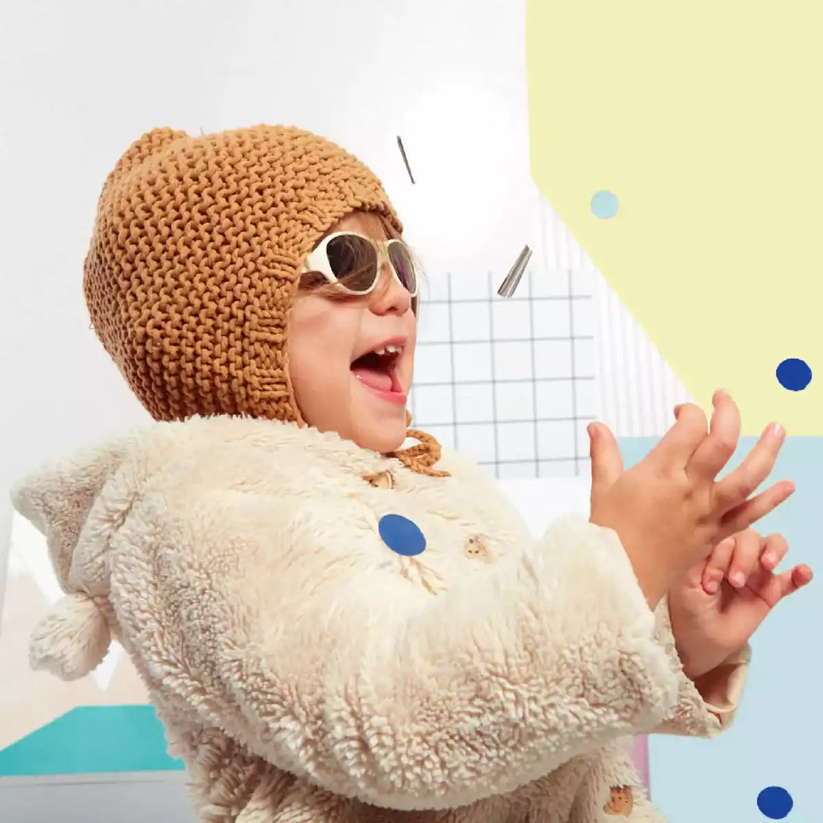 Fille avec solaire jokaki beige
