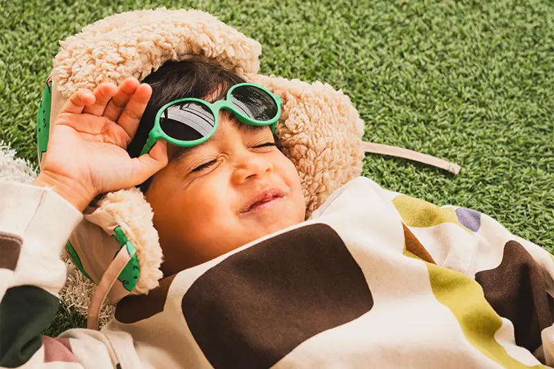 lunettes de soleil enfant rozz pelouse
